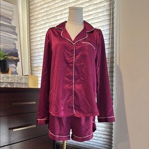 Woman's Serra Ladies 2 Piece Pajama Set in a magenta w/light pink trim. Size M